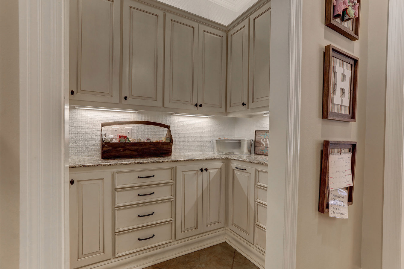 101 Estates Lane photo 5