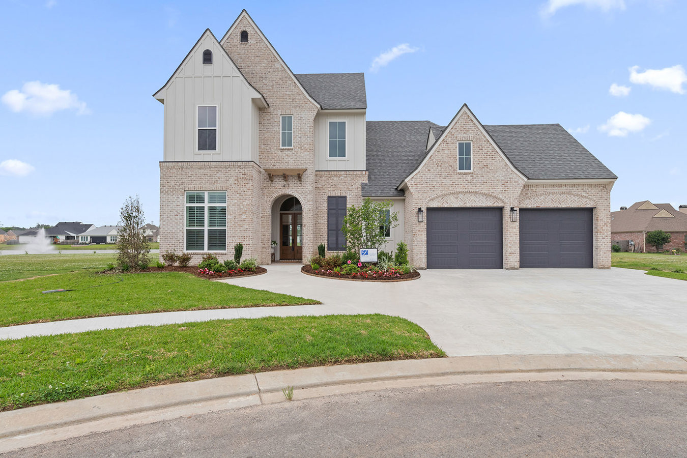 417 Abercrombie Way photo 1